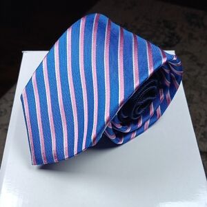 Roundtree & Yorke Striped Blue‎ and Pink Men's Silk Tie